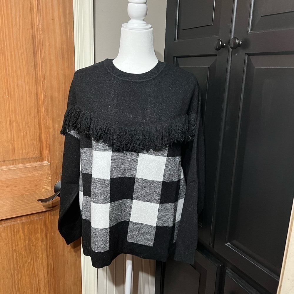 Nwt- Bar 111 Women’s Plaid Sweater